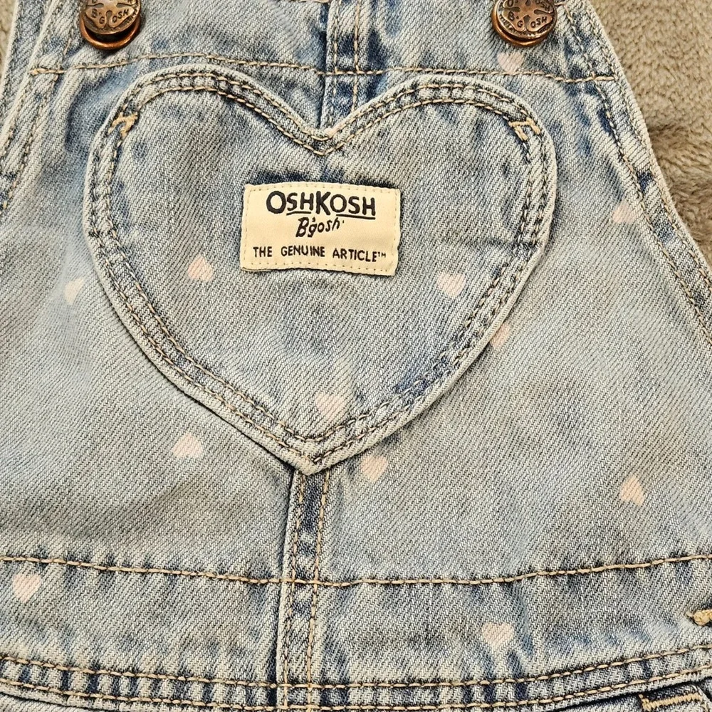 OshKosh B'gosh Girls Light Wash Denim Heart Print Overalls 18M‎ 1R964610
